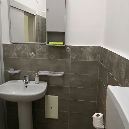 Preziosa Konukevi Portici